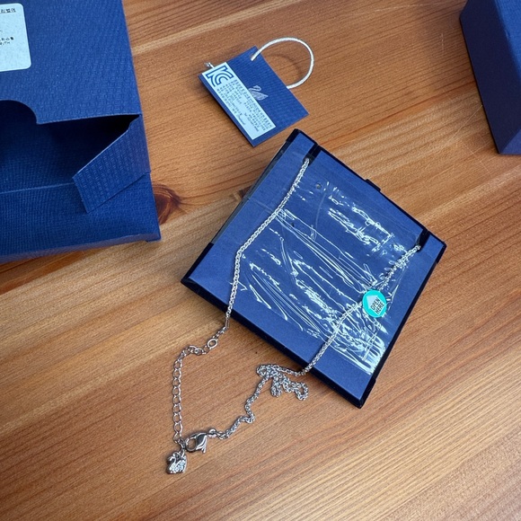 Swarovski Blue Heart Pendant Necklace NWT - Picture 4 of 9